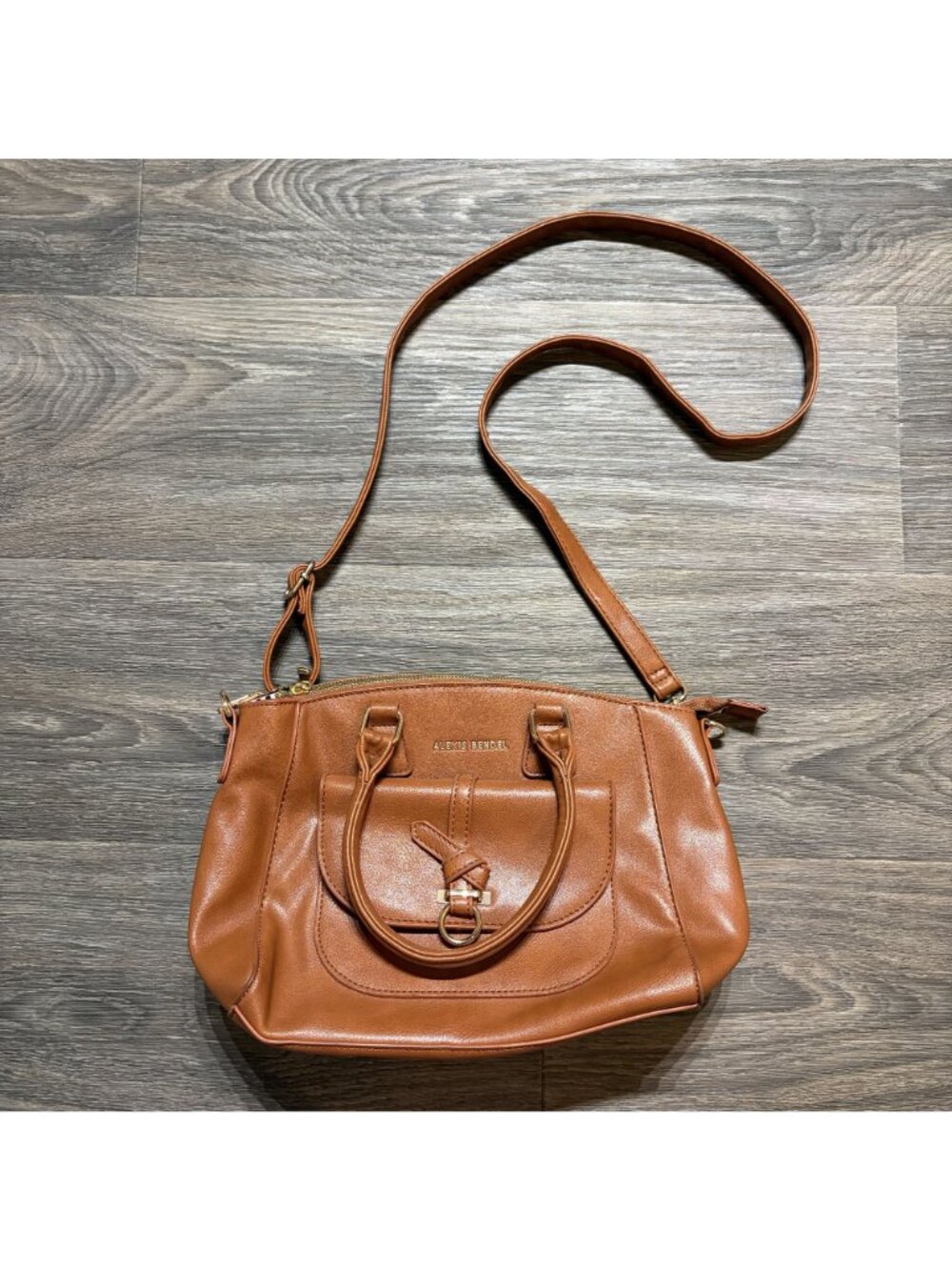 Alexis Bendel Coganc Tan Vegan Leather Shoulder Bag Crossbody Adjustable Preppy - Picture 6 of 12